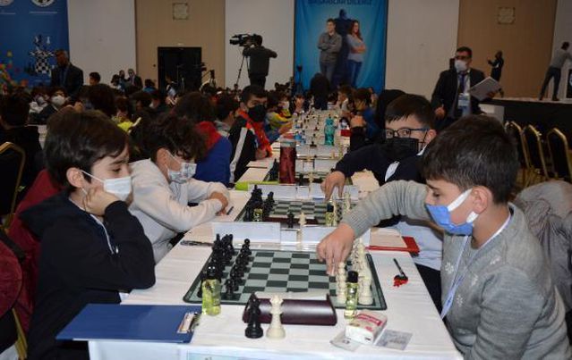 Antalya'da 2 binin üzerinde katılımlı satranç şampiyonası başladı
