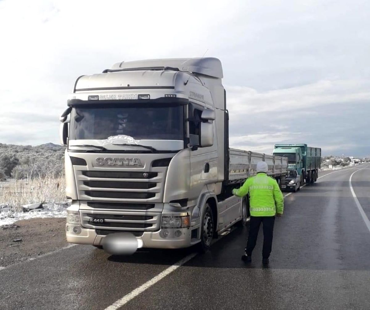 Balıkesir\'de kış lastiği denetimi yapıldı