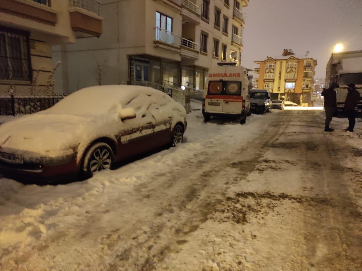 Son dakika! Başkent\'te şüpheli ölen lise öğrencisinin annesi ve babası gözaltına alındı