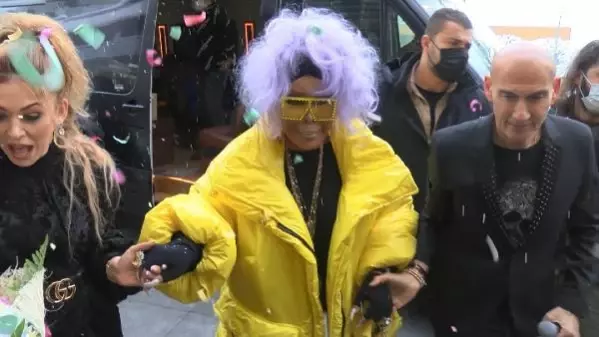 Bursa'da açılışa katılan Bülent Ersoy'dan, 'Anıtkabir' açıklaması