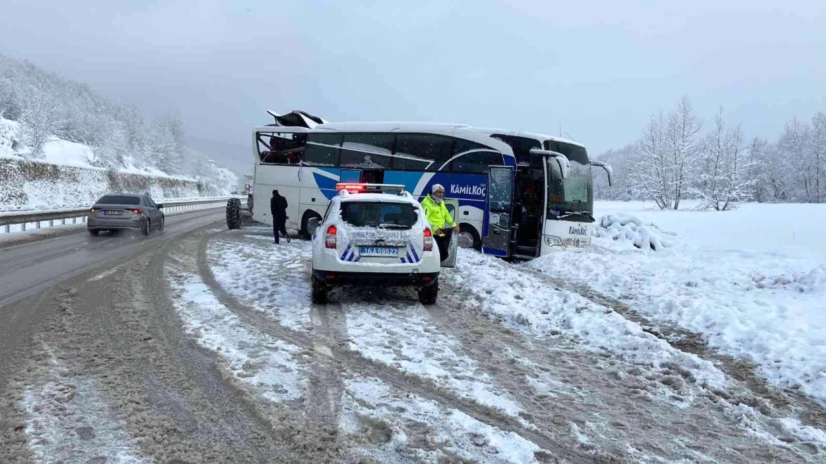 Bursa\'da yolcu otobüsü ile TIR çarpıştı: 2 yaralı