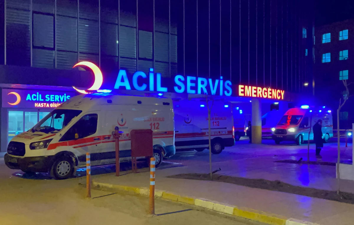 Erzincan\'da sobadan sızan gazdan zehirlenen 8 kişi hastaneye kaldırıldı