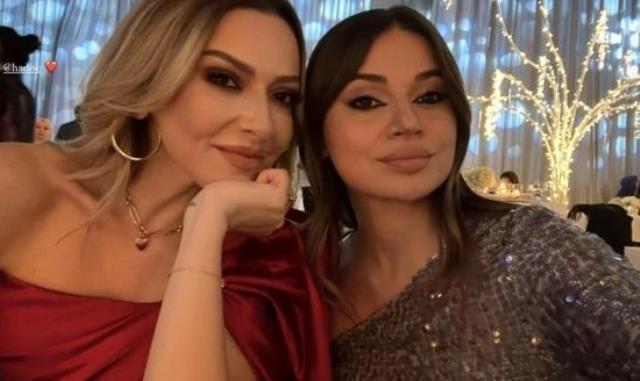 Hadise aile fotoğrafına girdi