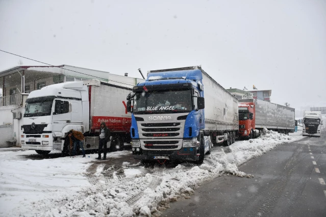 Kahramanmaraş-Kayseri kara yolu kontrollü trafiğe açıldı