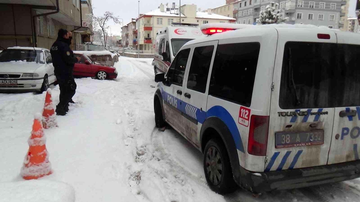 Kayseri\'de yüzey temizleyicisi içen bebek zehirlendi