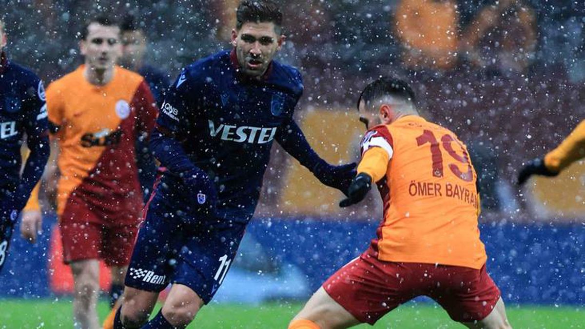 Trabzonspor, Galatasaray\'ı deplasmanda 2-1 yendi