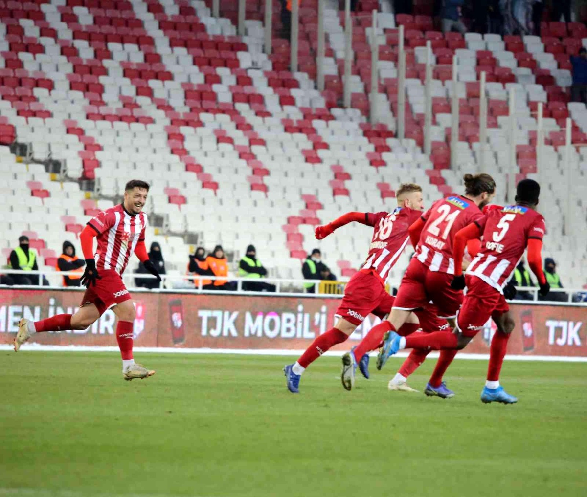 Sivasspor, evindeki yenilmezlik serisini 11 maça çıkardı