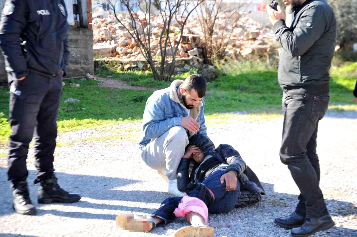 Sokakta yürürken motosikletli kişilerin saldırısına uğradı