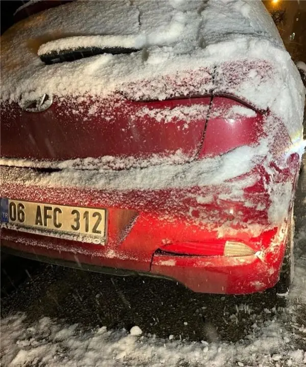 Tamer Karadağlı çarptığı arabanın sahibini arıyor