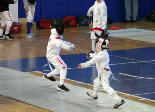 Türkiye Eskrim Şampiyonası, epe turnuvasıyla devam ediyor