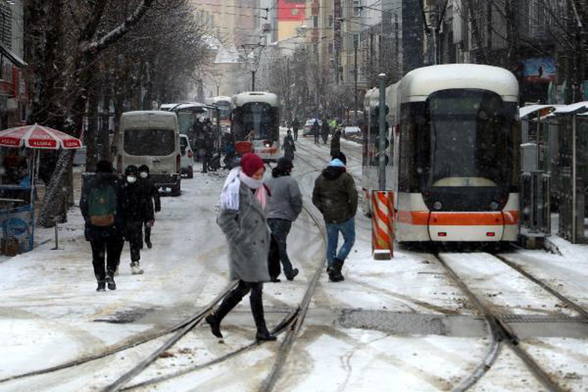 Yalova\'da kar nedeniyle engelli ve hamileler 1 gün idari izinli sayılacak