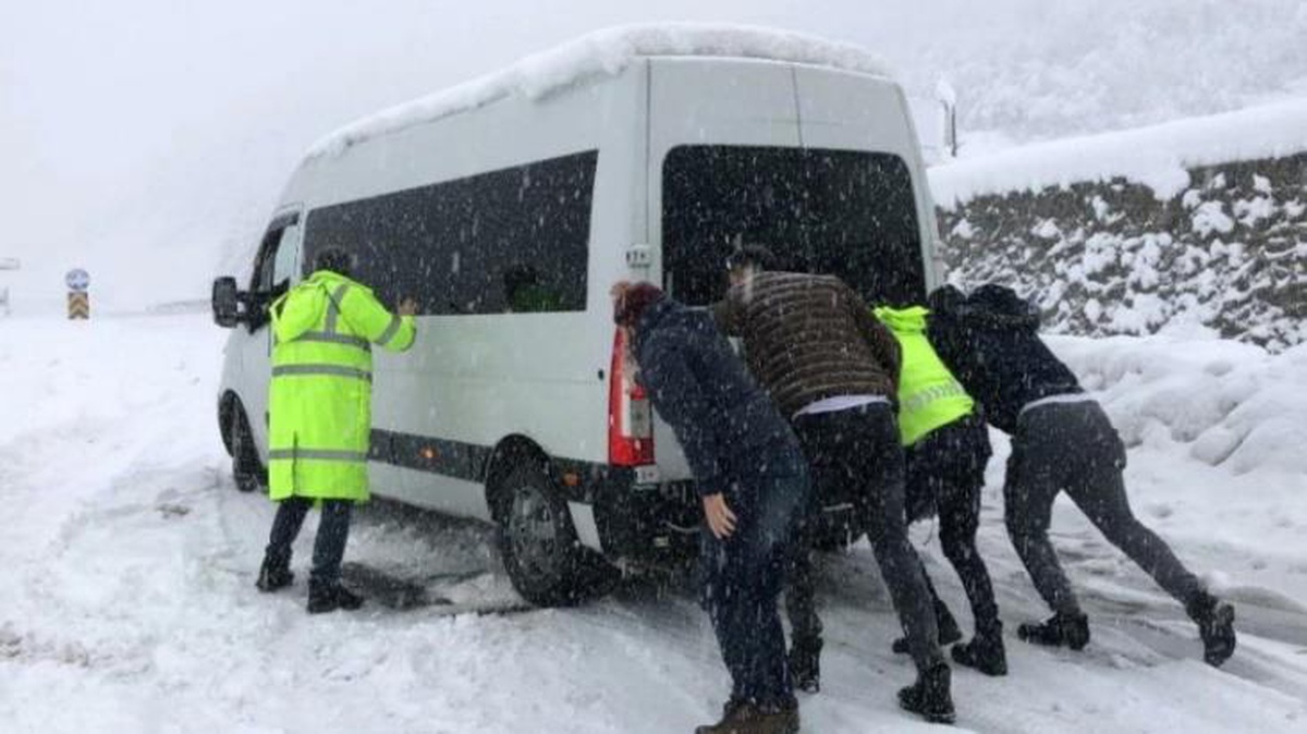 AFAD\'dan kritik uyarı geldi! Zorunlu olmadıkça yola çıkmayın!