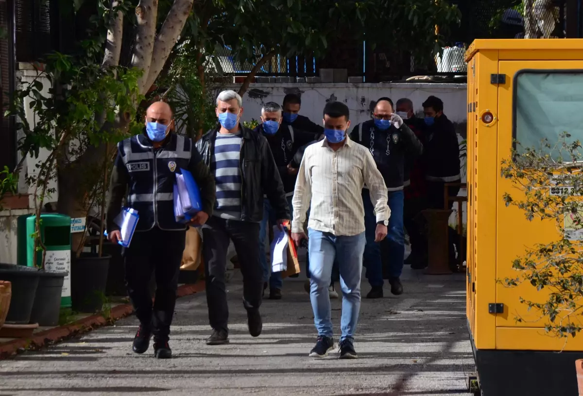 Antalya\'da bir kişinin otomobilde öldürülmesiyle ilgili 5 şüpheli yakalandı