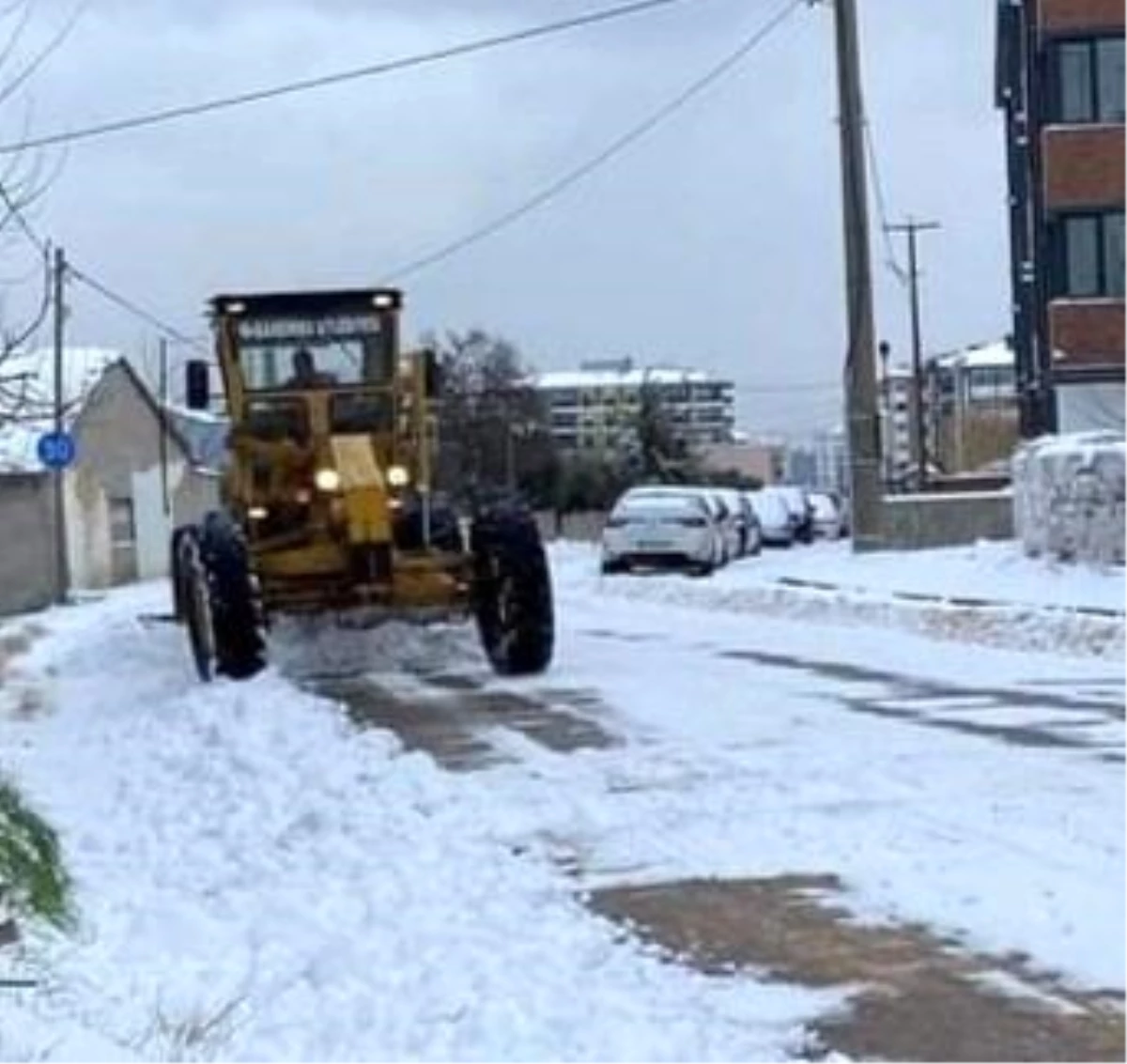 Bandırma\'da karla mücadele çalışmaları