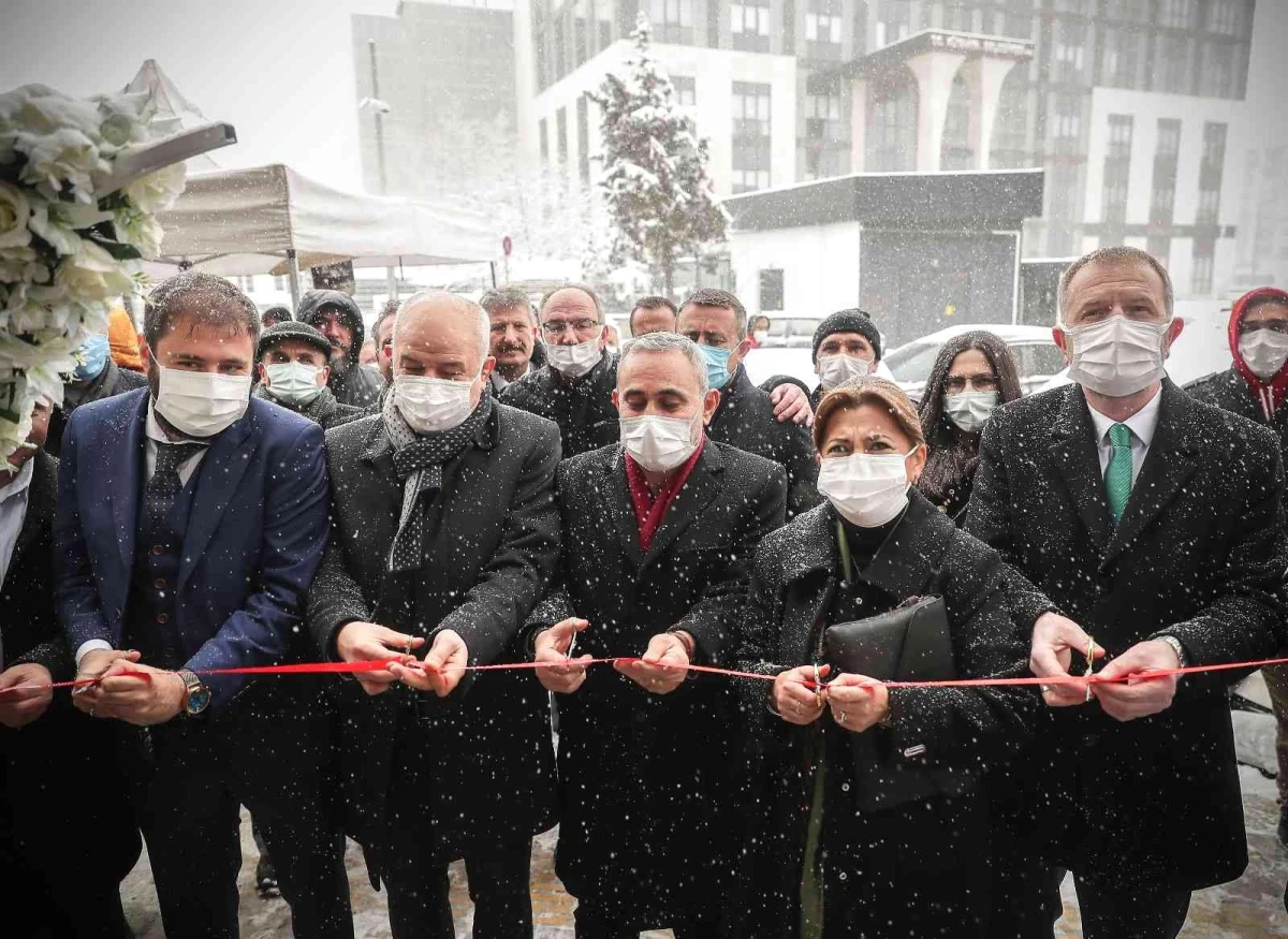 Başkan Işık: "Açılan her iş yeri Kütahya için çok önemlidir"