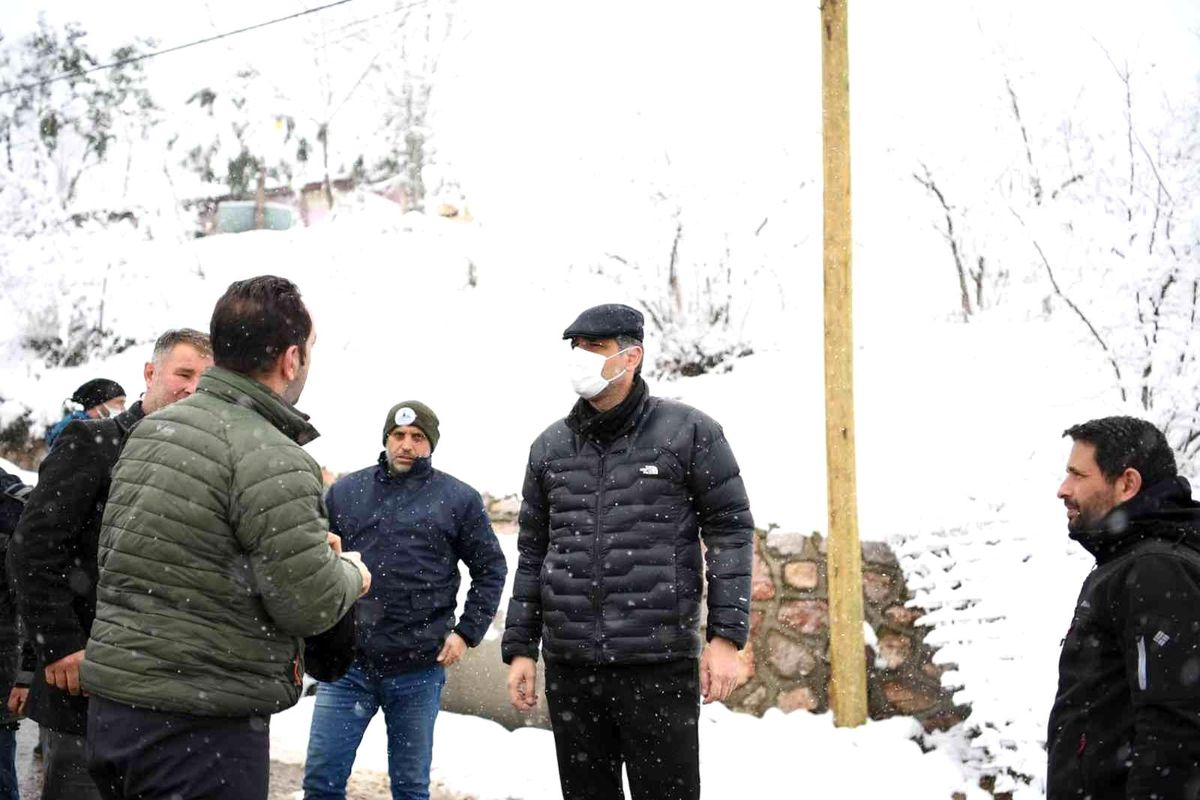 Başkan Kocaman, Avluburun'da kar mesaisinde