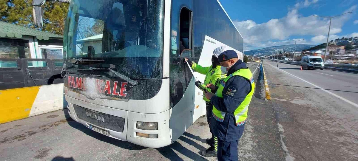 Burdur\'da yük ve yolcu taşıyan araç sürücülerinin dinlenme sürelerini denetledi