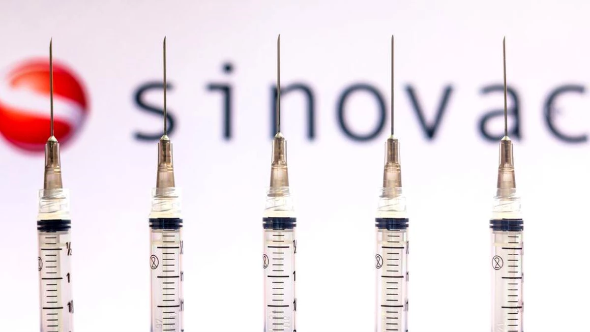 Covid-19: İki doz Sinovac aşısının üstüne yapılan üçüncü doz farklı bir aşı bağışıklığı artırıyor