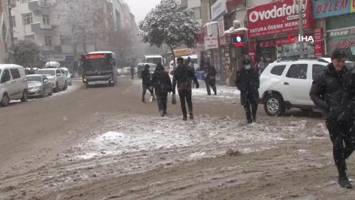 Elazığ'da kar yağışı etkisini sürdürüyor