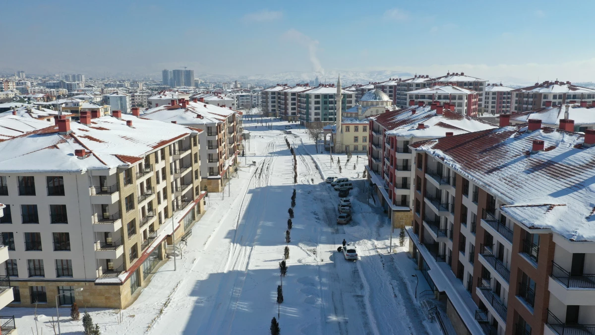 Elazığ\'da TOKİ 10 milyar liralık yatırımla depremzedeler için yeni bir kent inşa ediyor