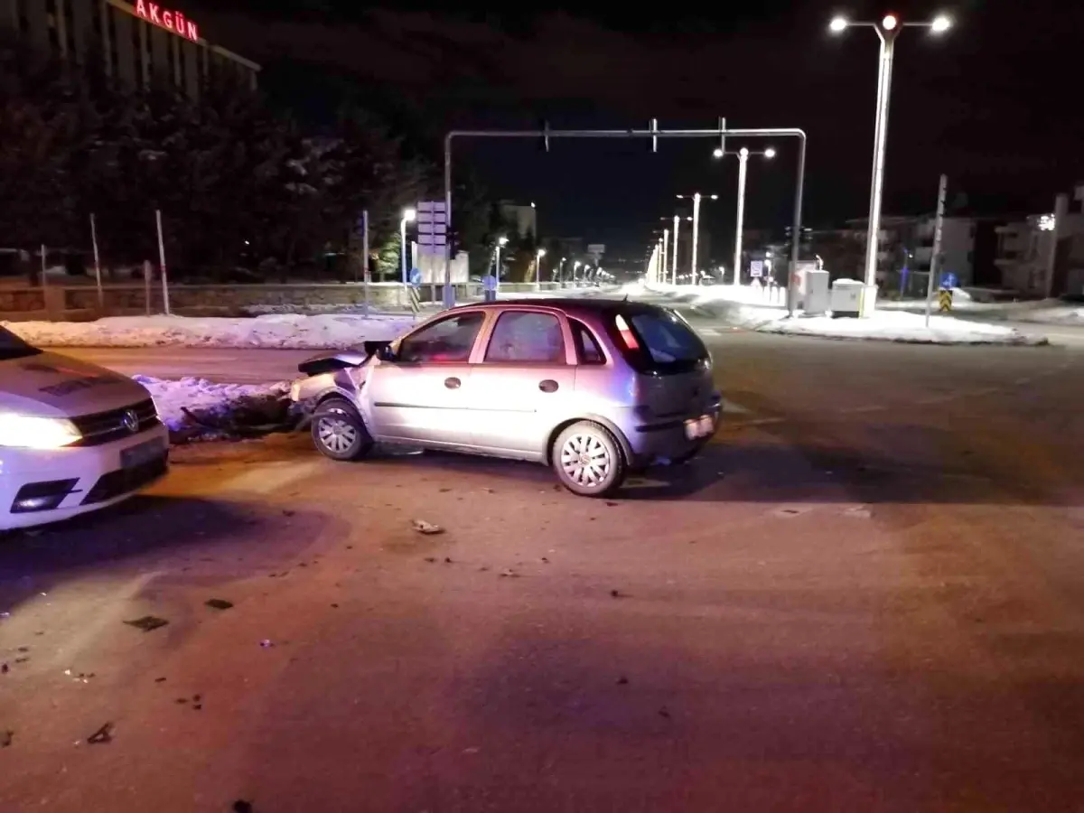 Elazığ\'da trafik kazası: 2 yaralı