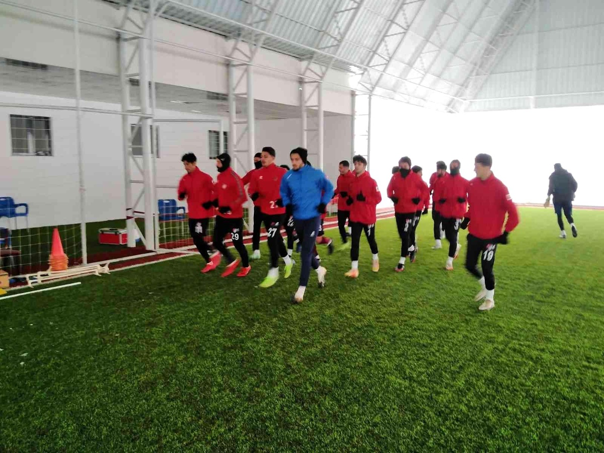 Elazığspor, halı sahada hazırlıklarını sürdürüyor