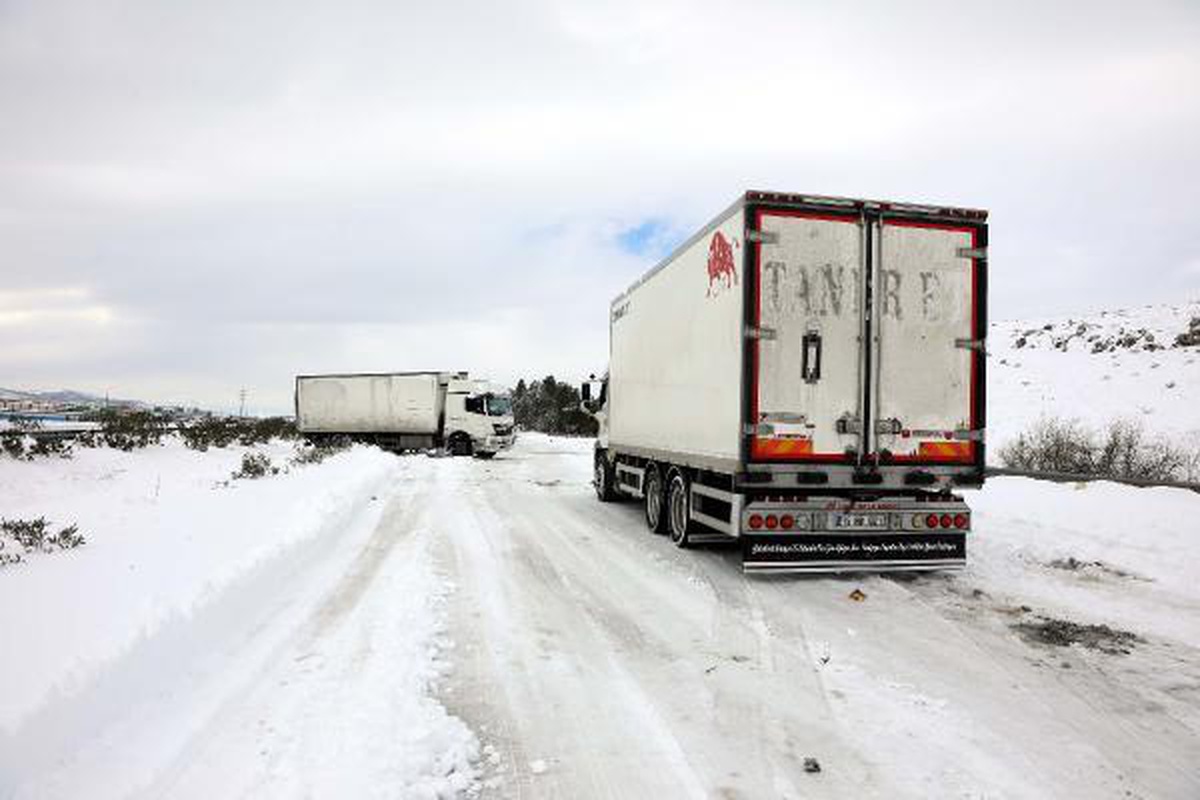 Gaziantep\'te 175 kırsal mahallenin yolu kapandı