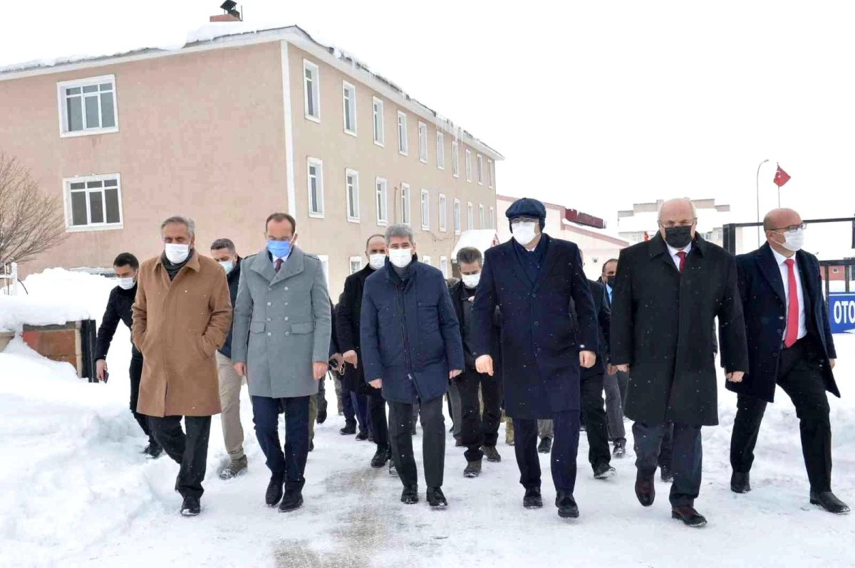 Son dakika yerel: İçişleri Bakan Yardımcısı Muhterem İnce, Karayazı\'da incelemelerde bulundu