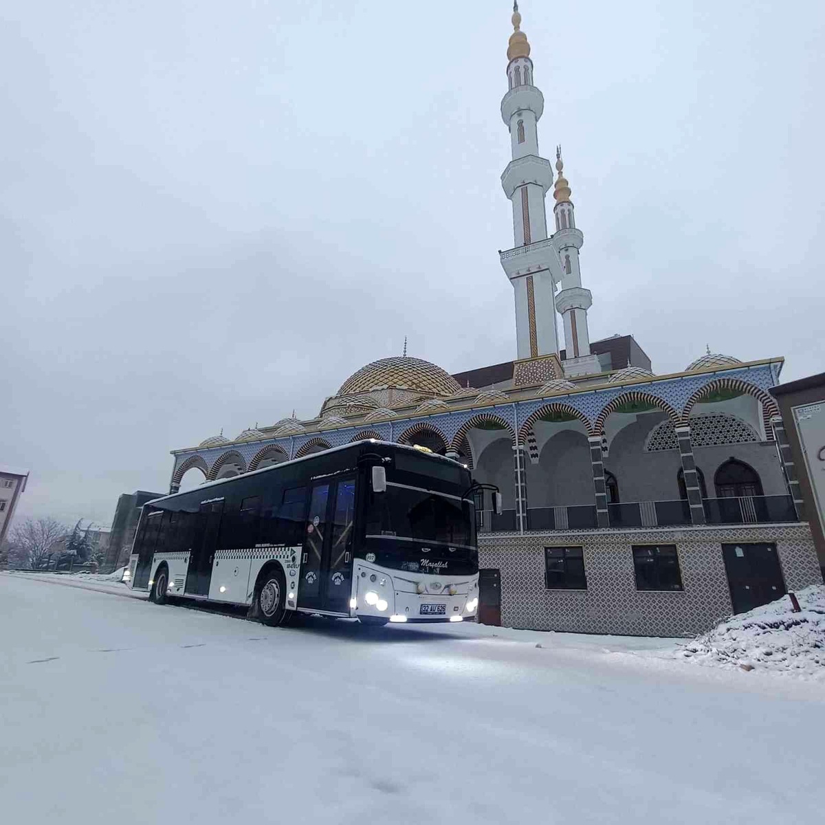 Isparta\'da toplu taşıma ücretlerine zam yapıldı