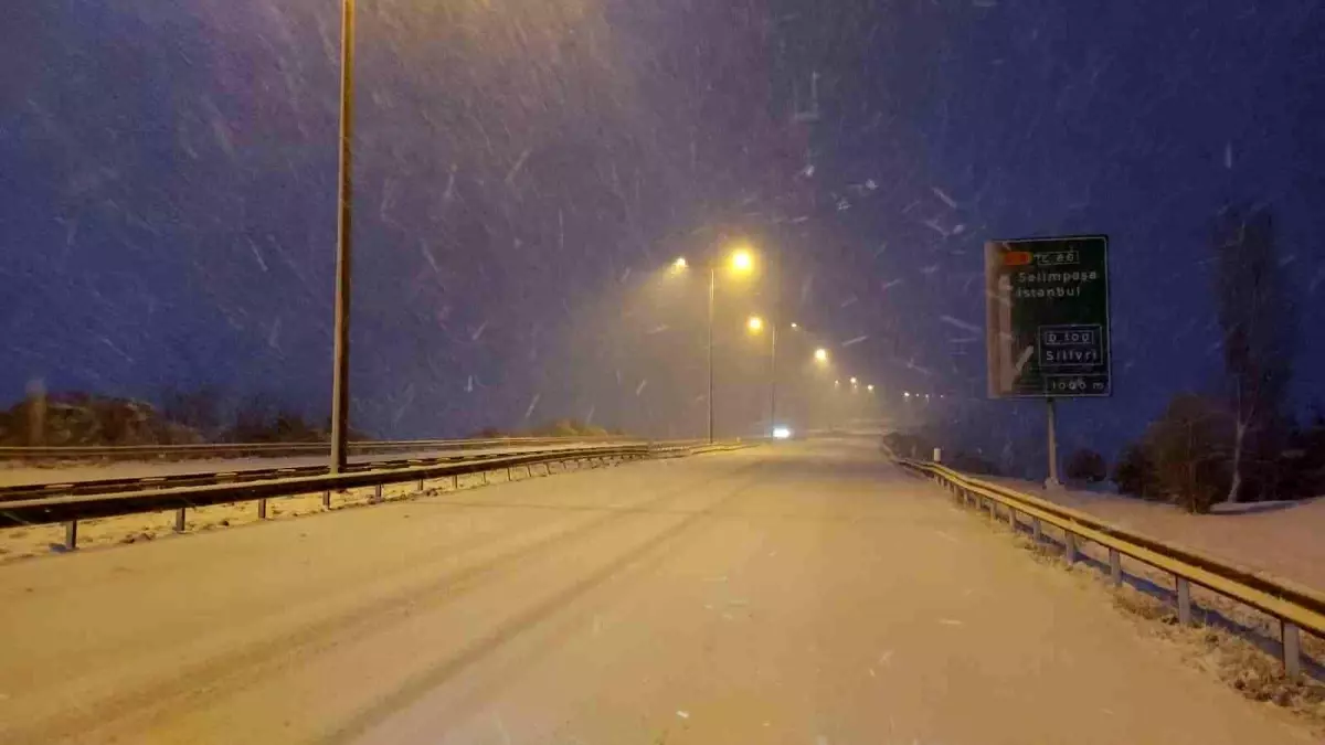 İstanbul\'a araç girişleri durduruldu, yollar boş kaldı