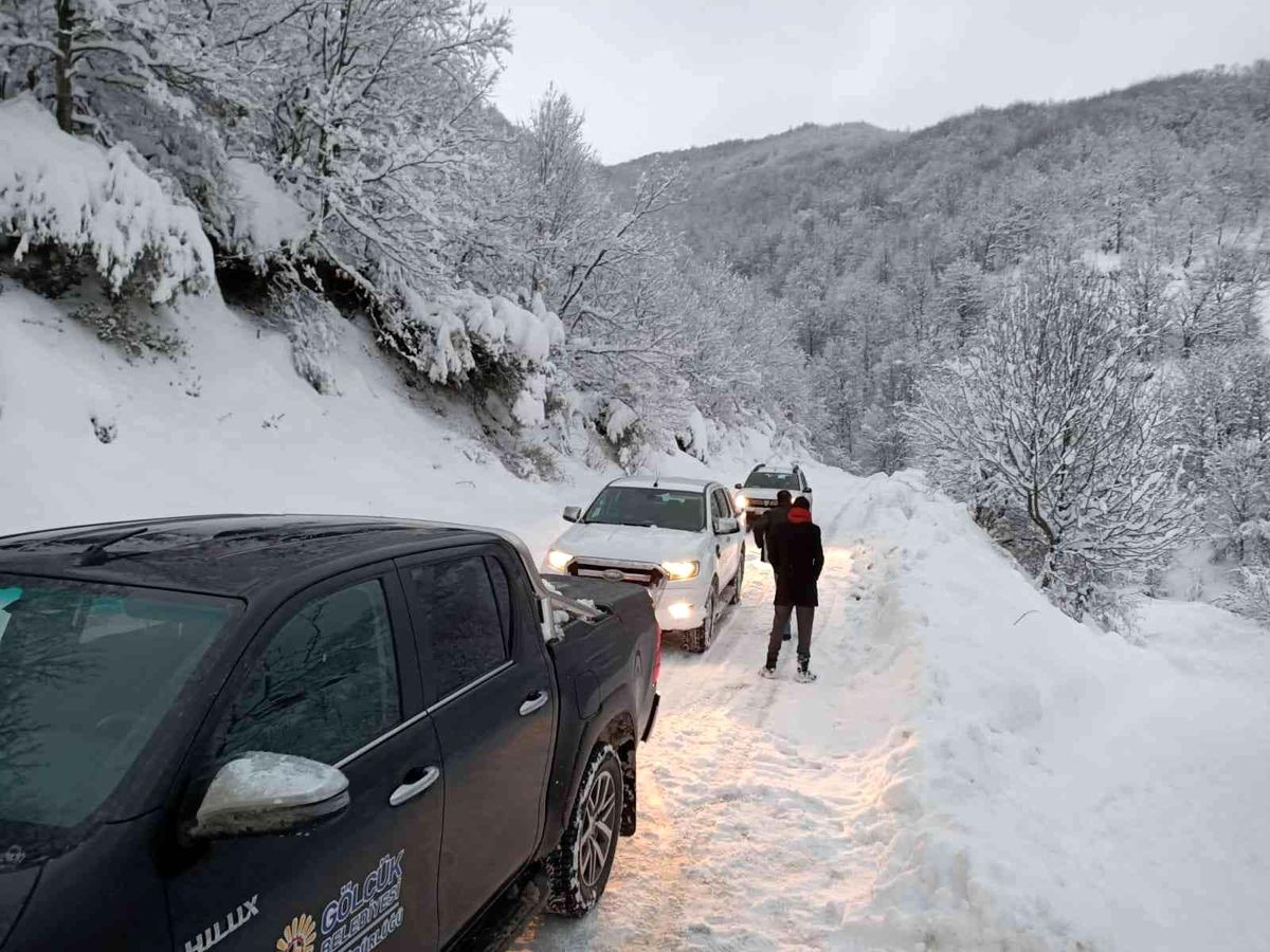 Kamp alanında mahsur kalan gençlerin imdadına yetiştiler