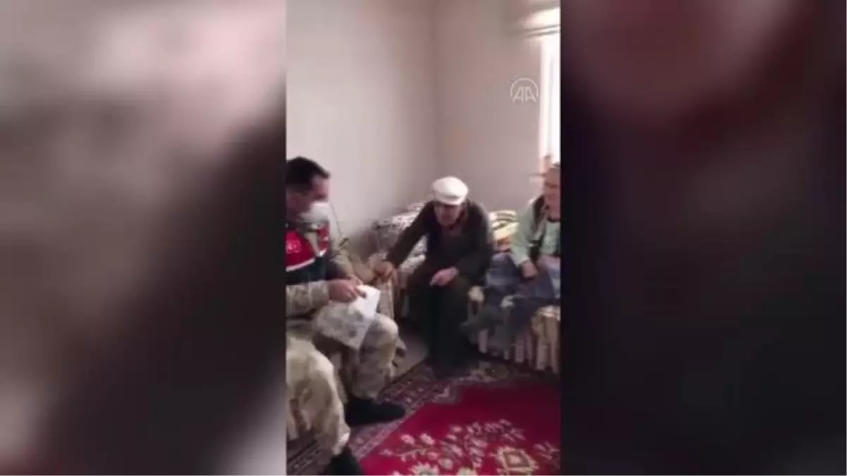 Kanser hastası kadının ilaçlarını jandarma teslim etti