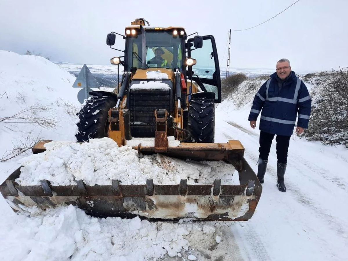 Karacabey Belediyesi\'nden hummalı kar mesaisi