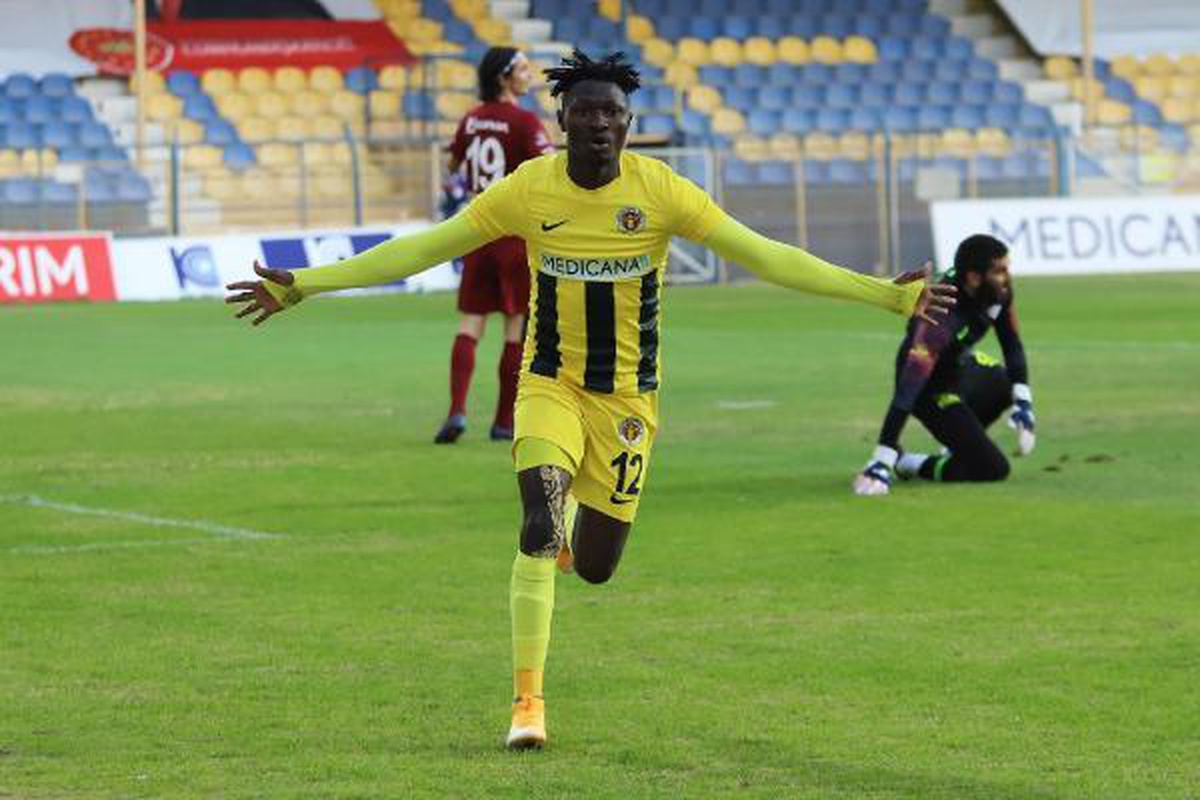 Menemenspor\'da Sikiru Olatunbosun dönüyor