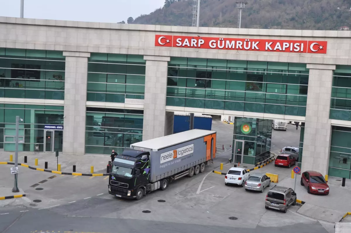 Sarp Sınır Kapısı\'nda geçen yıl 156 kaçakçılık olayı önlendi