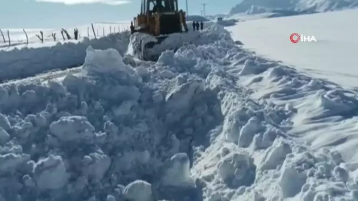 Siirt\'te kar ve tipide mahsur kalan sporcu kafilesi kurtarıldı