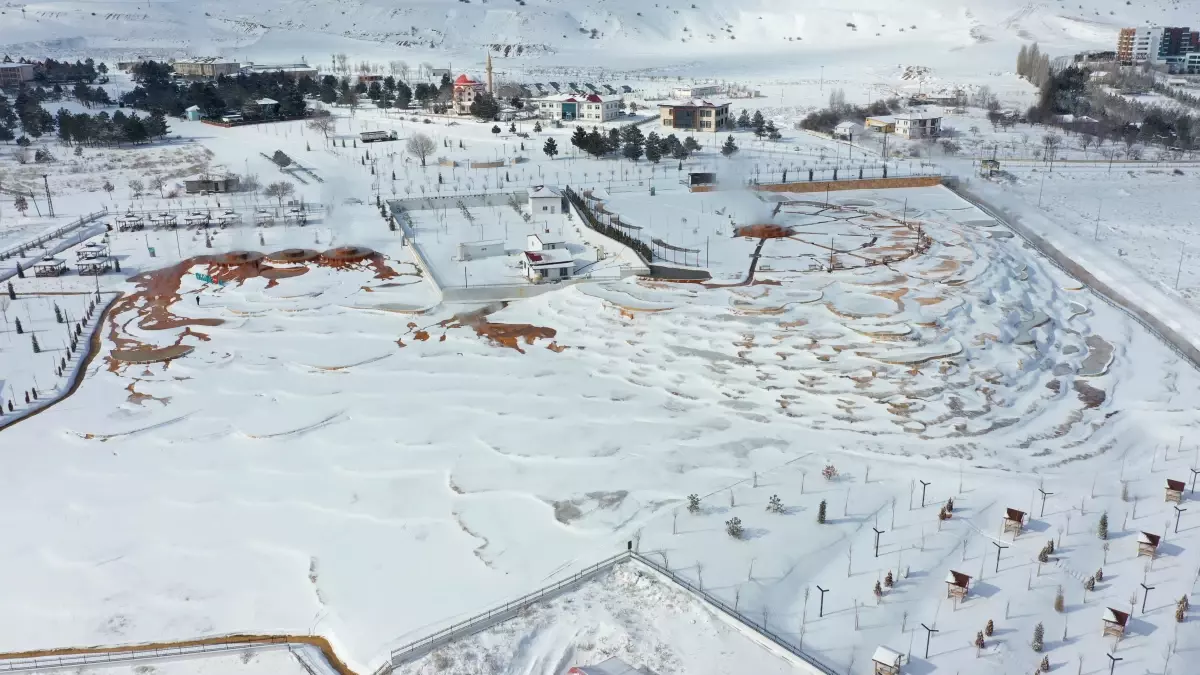 "Sivas\'ın Pamukkale"si Altınkale beyaza büründü