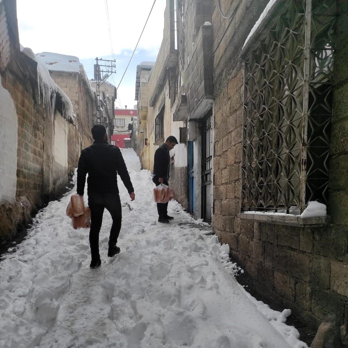 Gaziantep Büyükşehir Belediyesi\'nden ihtiyaç sahiplerine kıyafet desteği