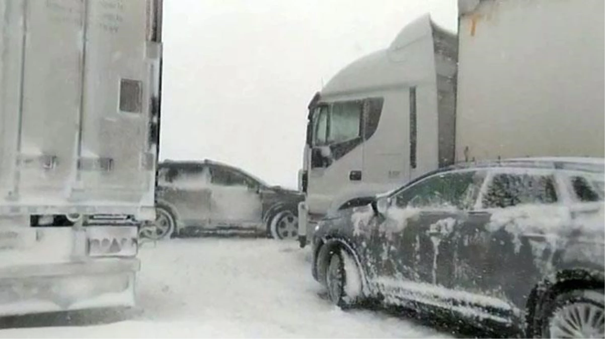 Son Dakika! Kuzey Marmara Otoyolu\'nda 30 aracın karıştığı zincirleme kaza meydana geldi, trafik kilitlendi