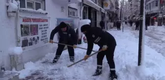 Suluova'da kar temizleme çalışmaları sürüyor