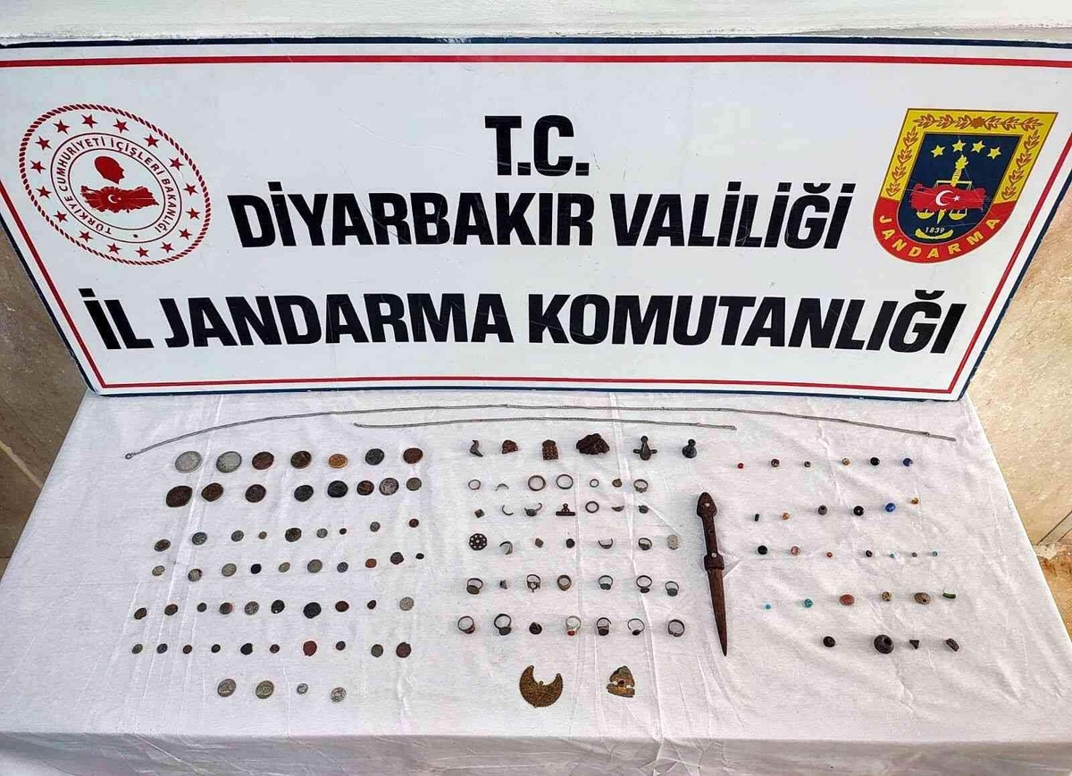Tarihi eserleri 1 milyon 250 bin TL\'ye satmak isterken yakalandılar