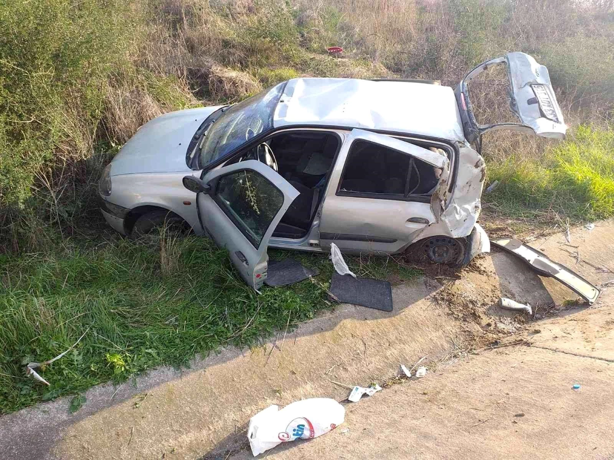 Tarsus\'ta TEM Otoyolu\'nda kaza: 3 yaralı