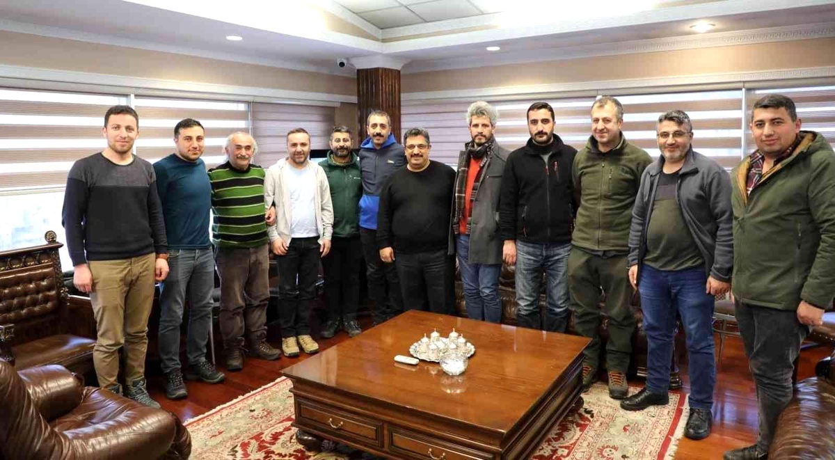TATSO Başkanı Adabağ fotoğraf sanatçılarıyla bir araya geldi