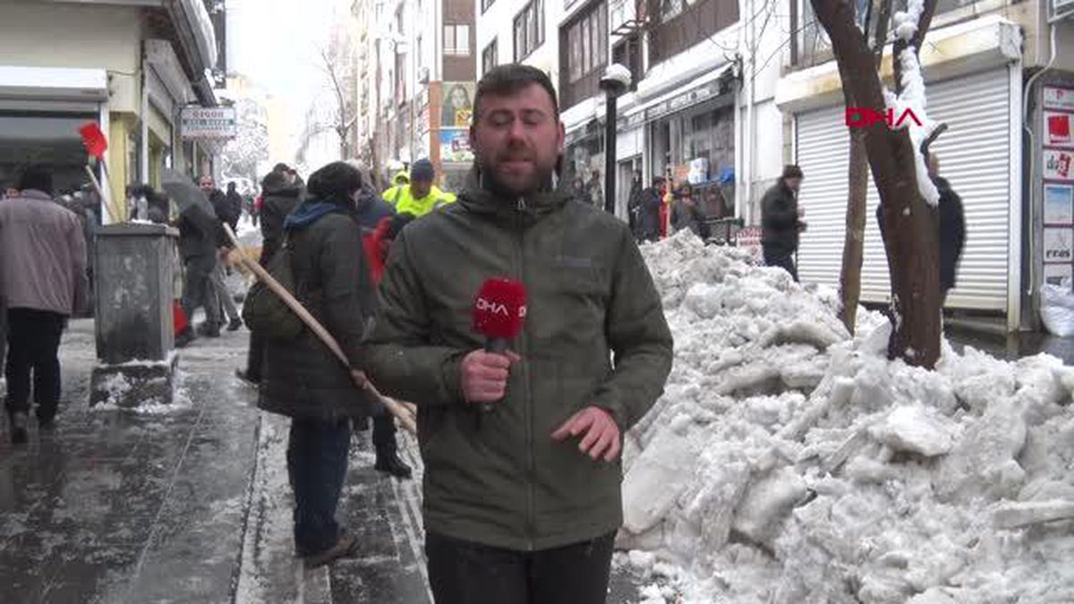 TUNCELİ'DE BELEDİYE KÜREK DAĞITTI, VATANDAŞLAR TEMİZLİĞE KATILDI,,,