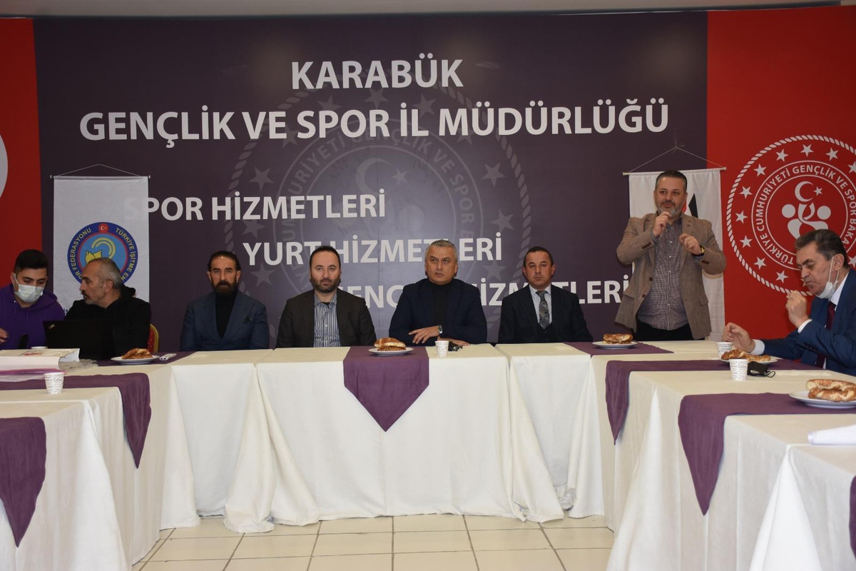 Türkiye İşitme Engelliler Kadınlar ve Erkekler Voleybol Şampiyonası yarın Karabük\'te başlayacak