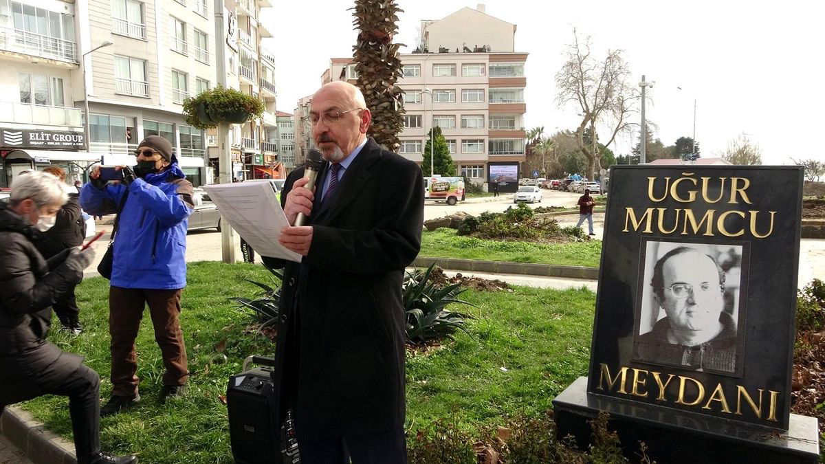 Uğur Mumcu, adının yaşatıldığı meydanda anıldı