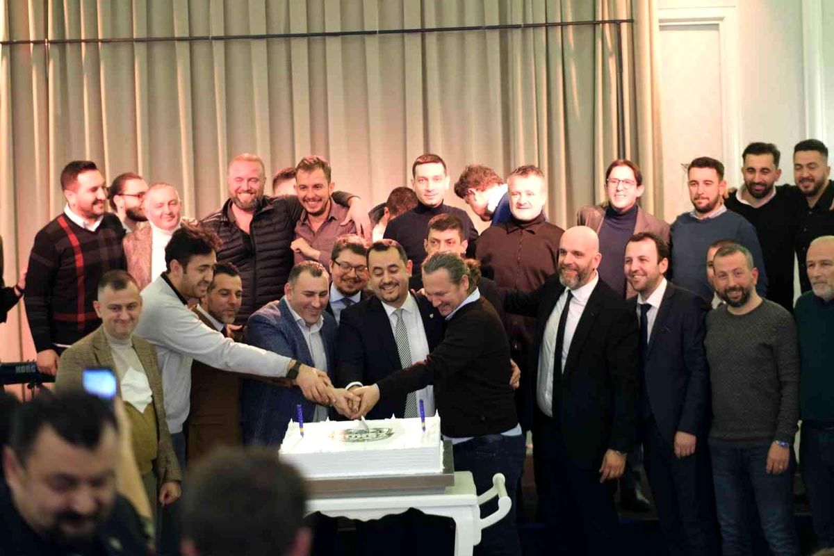224 Bursa ve Bursaspor Gönüllüleri Derneği\'nin yeni başkanı Mustafa Kemal Şençayır oldu