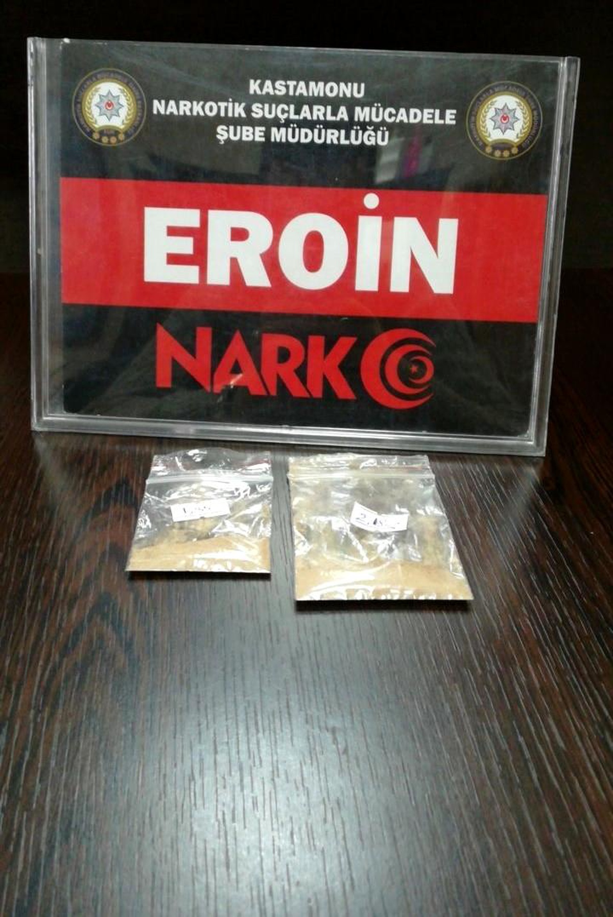 Son dakika... 3,53 gram eroinle yakalanan 2 kişi gözaltına alındı