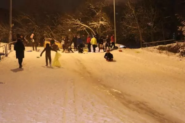 Ankaralılar, karın tadını kayak yaparak çıkardı