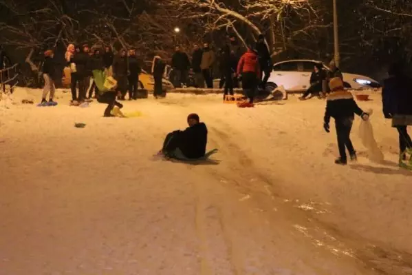 Ankaralılar, karın tadını kayak yaparak çıkardı